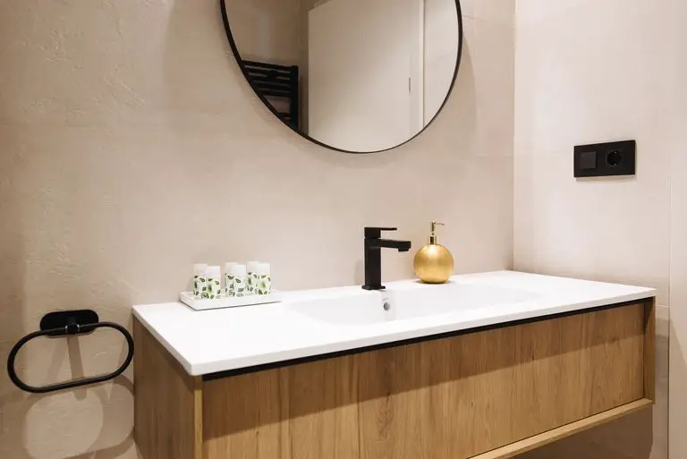 自然色彩的西班牙小复式 | 安静与品质的完美结合-21