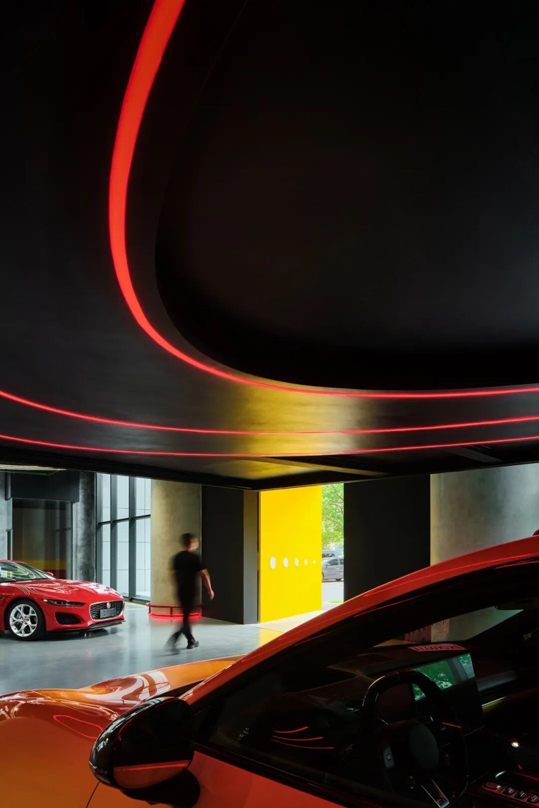 苏格设计丨3000㎡高街复古星火汽车展厅-35