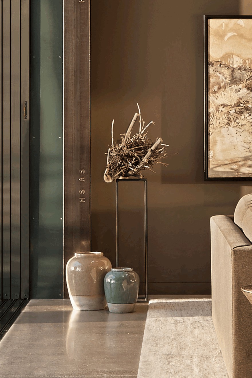 Waterfront Residence in Seattle with Luxurious Design Features-15