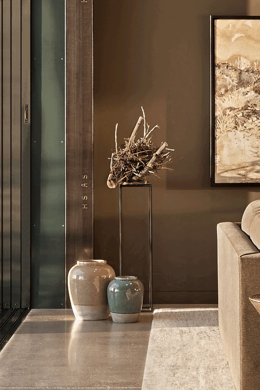 Waterfront Residence in Seattle with Luxurious Design Features-15