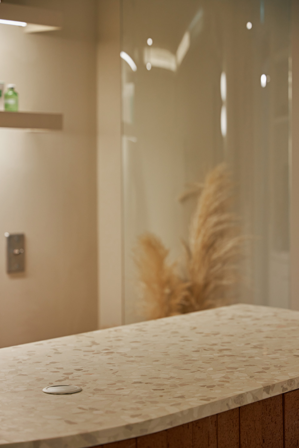 30 平米高级 SPA 店，白色与原木的精致空间-22