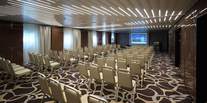 Sunborn Gibraltar直布罗陀游艇酒店设计-1