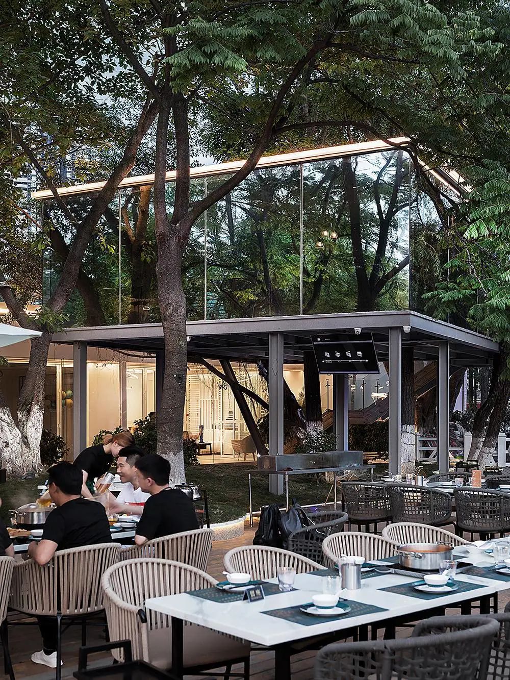 成都湖畔树屋餐厅 | 现代浪漫的白色空间-33