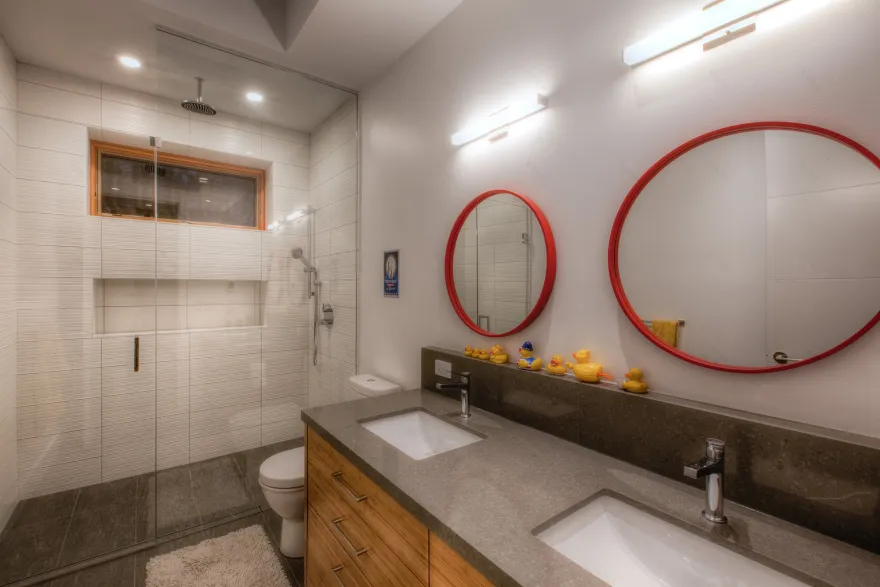 加拿大多伦多 Mimico Creek House 的室内设计亮点-19