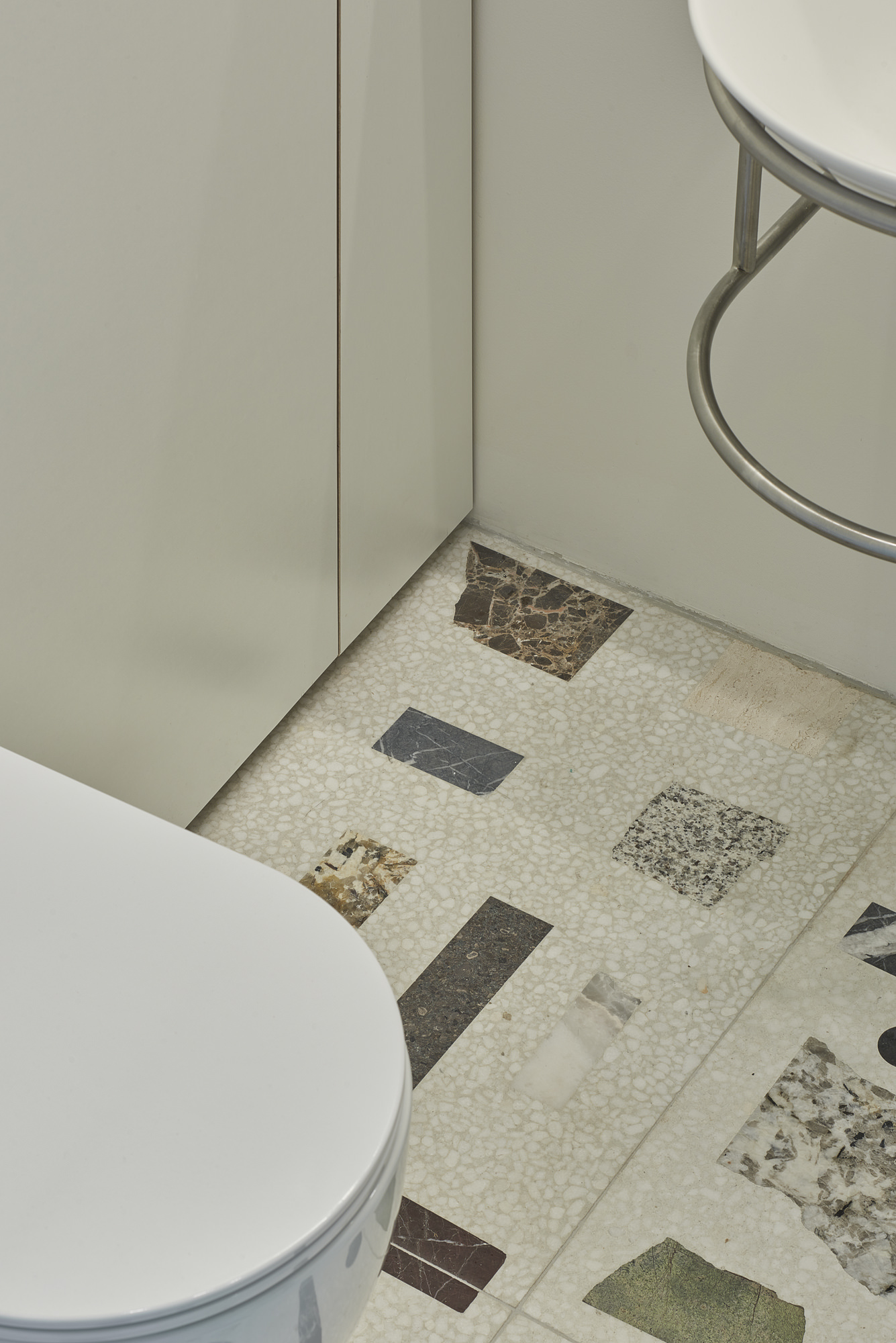 紧凑型公寓的现代变身-11