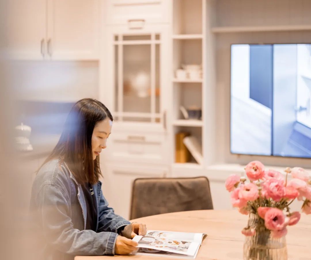 95后小夫妻550㎡婚房，演绎浪漫轻奢格 | 苏远芳设计-4