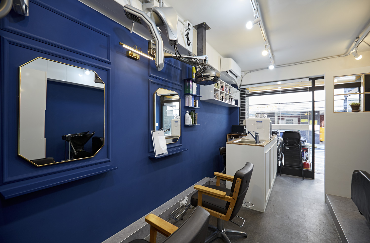 6 坪美容室的设计革命 | 蓝色点亮空间-4