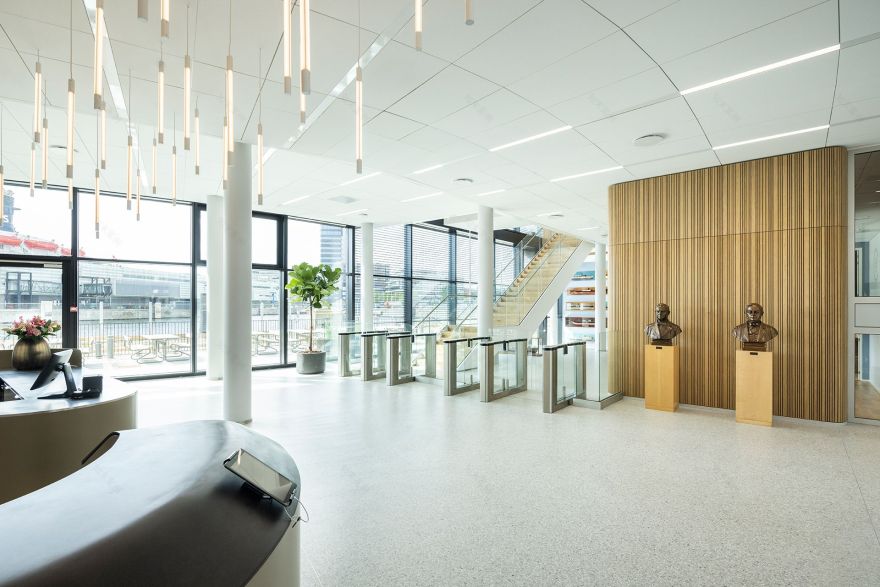 丹麦菲德烈西亚斯轮船公司总部(注:DFDS一般指丹麦菲德烈西亚斯轮船公司,若DFDS有其他确切所指,需根据实际情况调整) 丨DenmarkCopenhagen丨未明确提及,推测为PLH-13