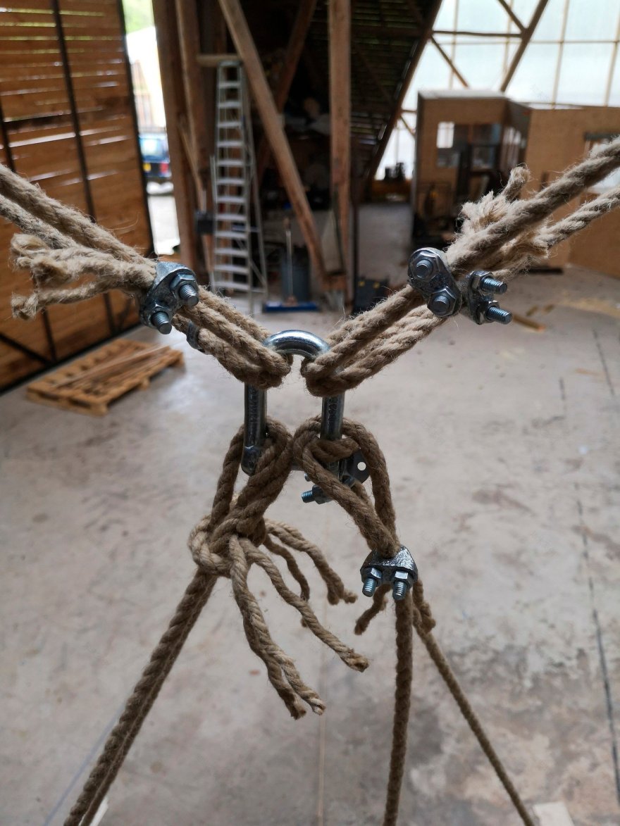 巢穴;兽穴(注:The Den常见含义为巢穴;兽穴,但它在不同语境可能有不同含义,如小房间;私室 等,若有具体语境可提供以便更精准翻译) 丨英国曼彻斯特丨Haworth Tompkins-36