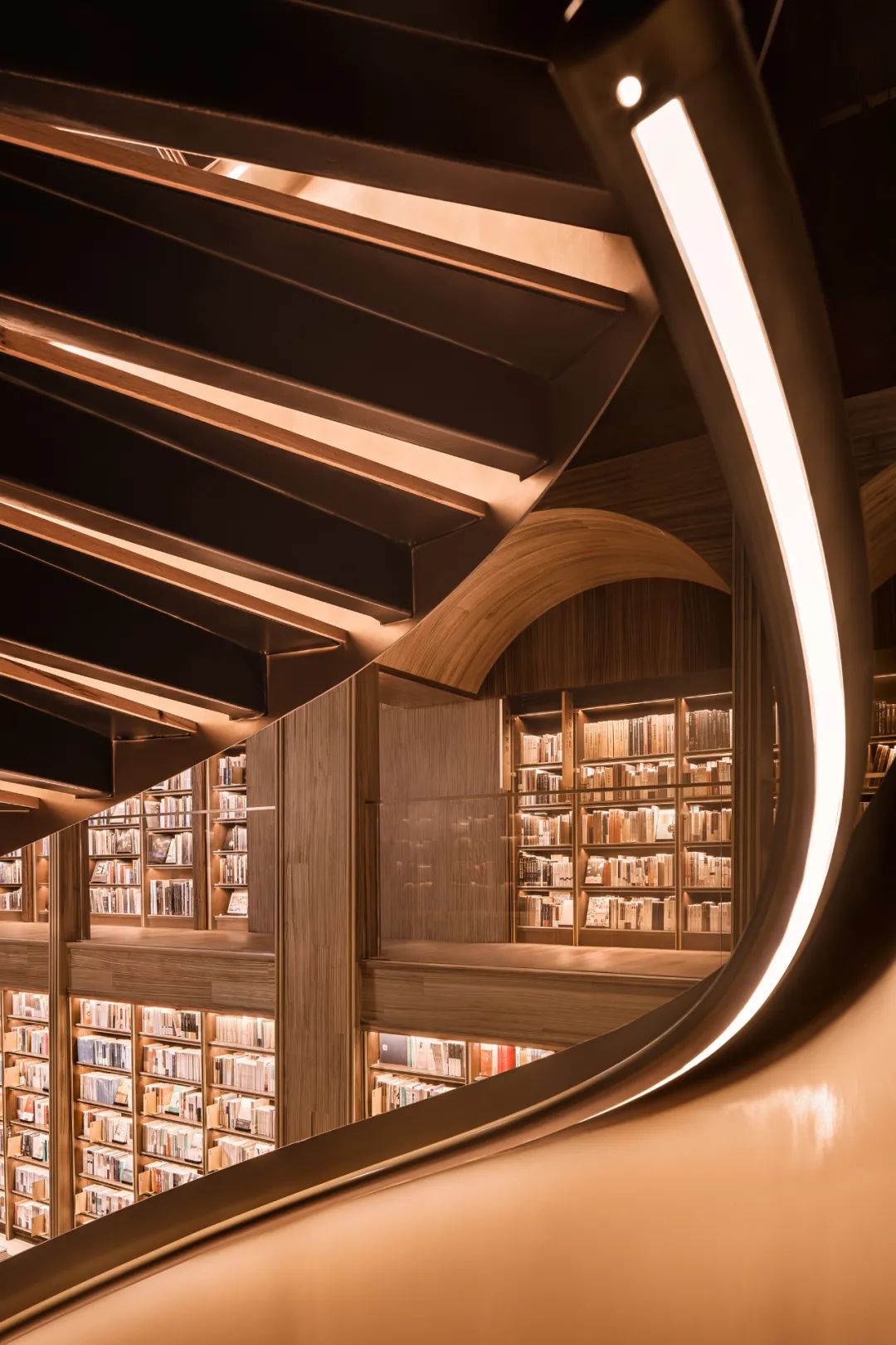 圆拱+留白，赋予空间神圣感与仪式感｜大观国际-57