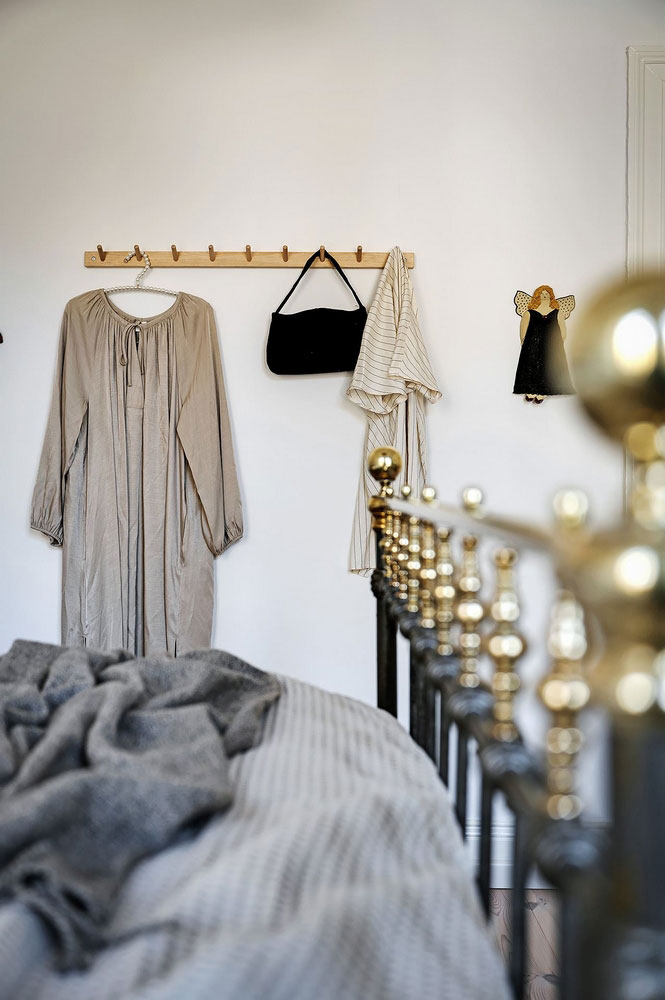 斯堪的纳维亚风格公寓的亮丽条纹沙发-19