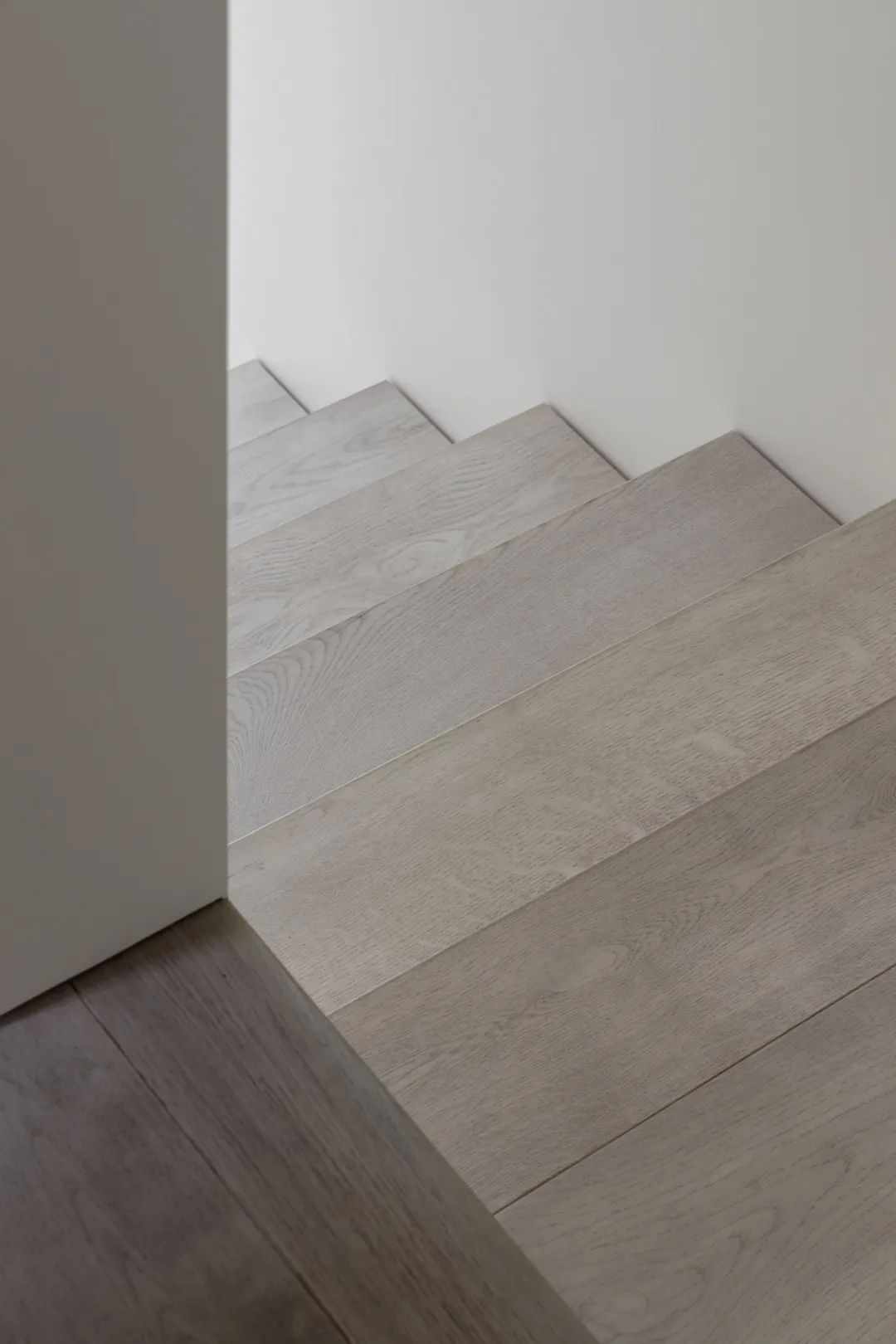 光与开放 · 艾玛·塞尔泽的极简之家丨澳大利亚墨尔本丨Selzer 设计工作室-23