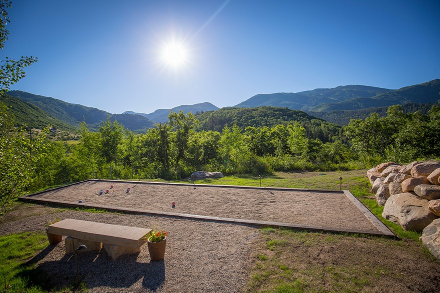 Boulder Ridge Mountain Retreat Featuring Contemporary Elegance-32