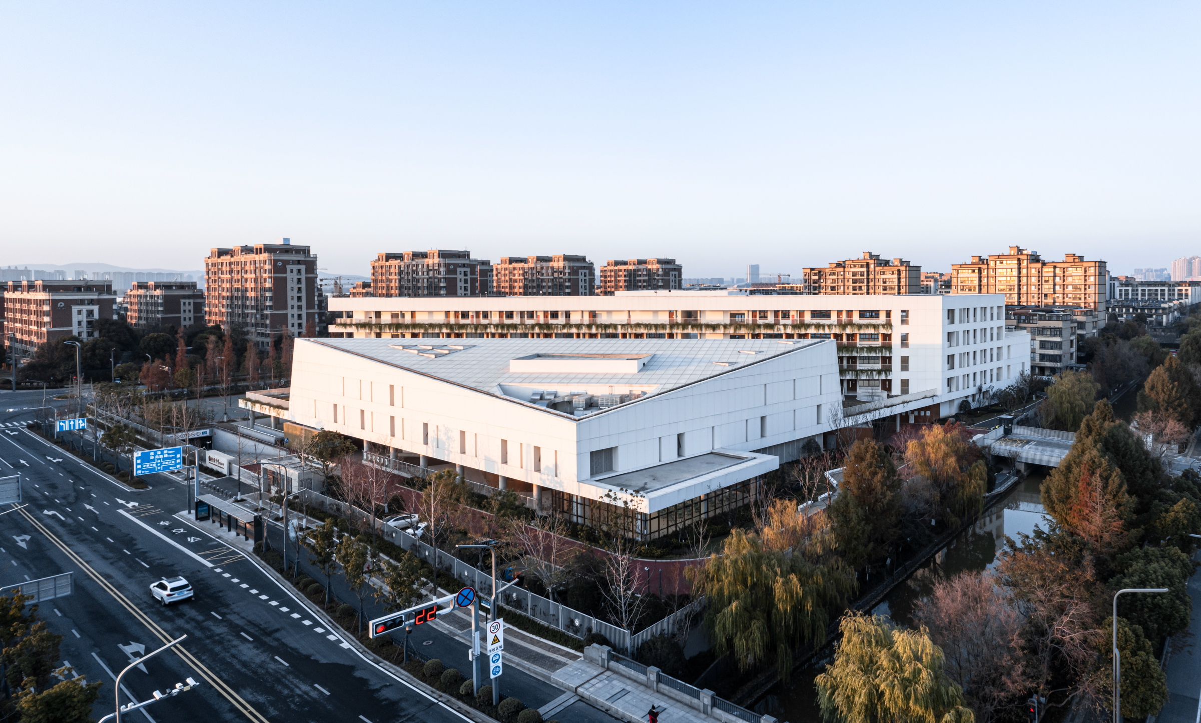 为校园“留白”：金陵中学附属中小学 / 九城都市-2