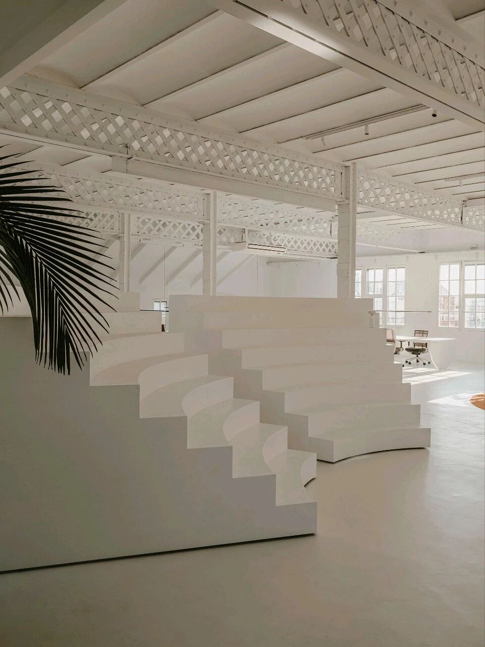 极简办公空间美学丨Isern Serra-21