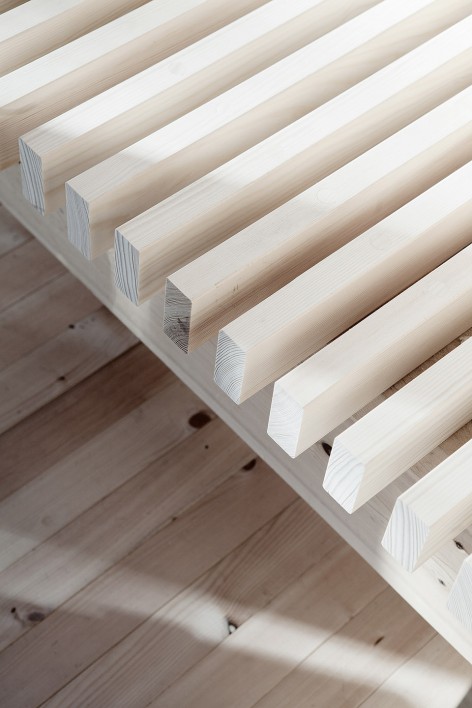 挪威湖畔小屋，自然木质温馨空间-14