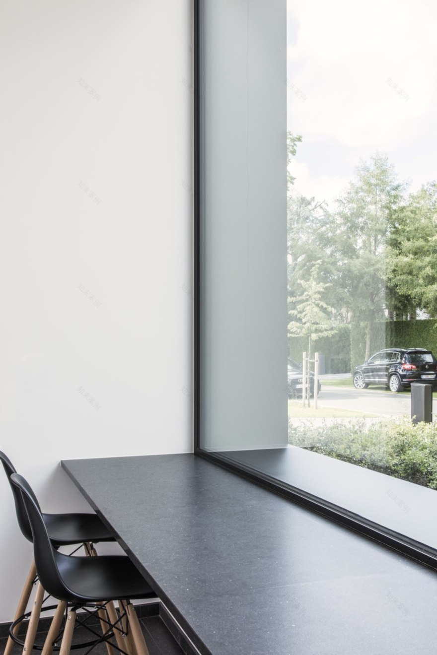 朱玛设计“飞屋”家居,紧凑布局中心壁炉成亮点-6