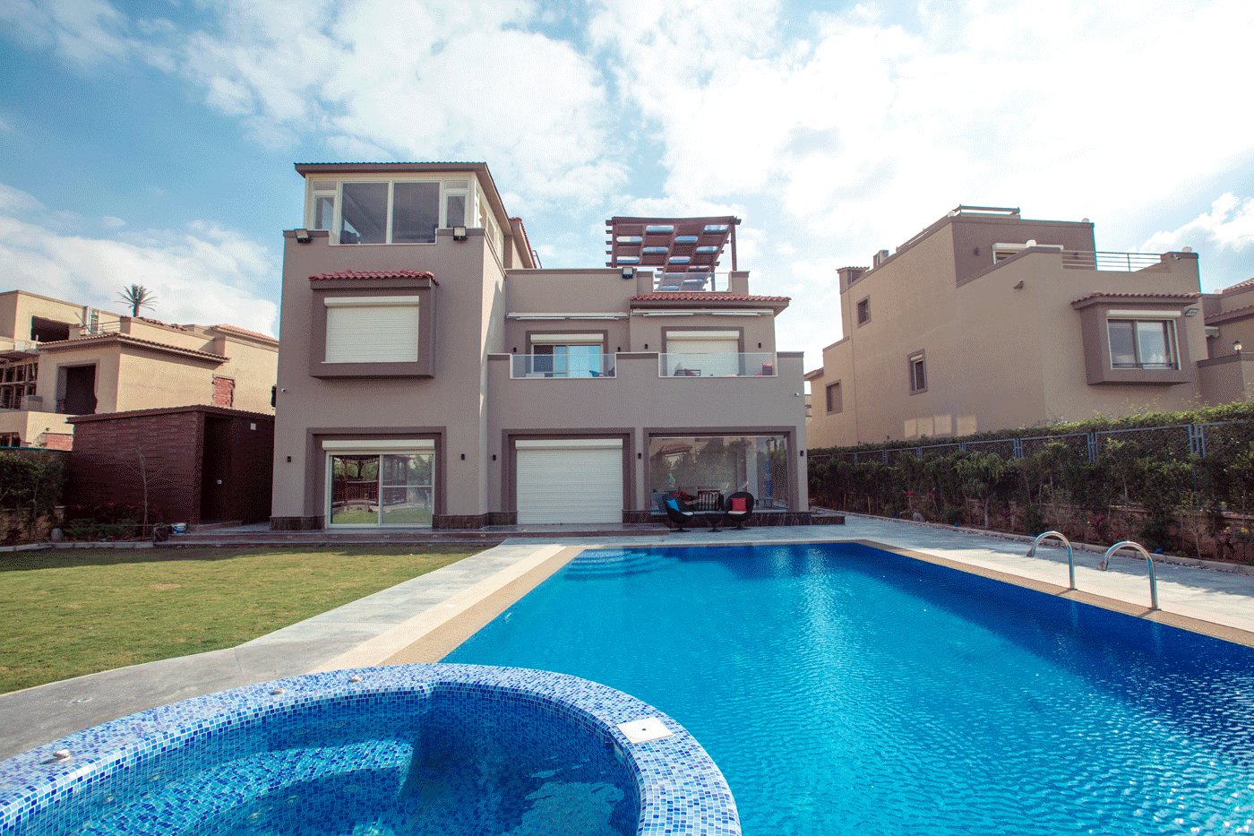 现代别墅泳池,按摩浴缸和桑拿房丨埃及开罗-15