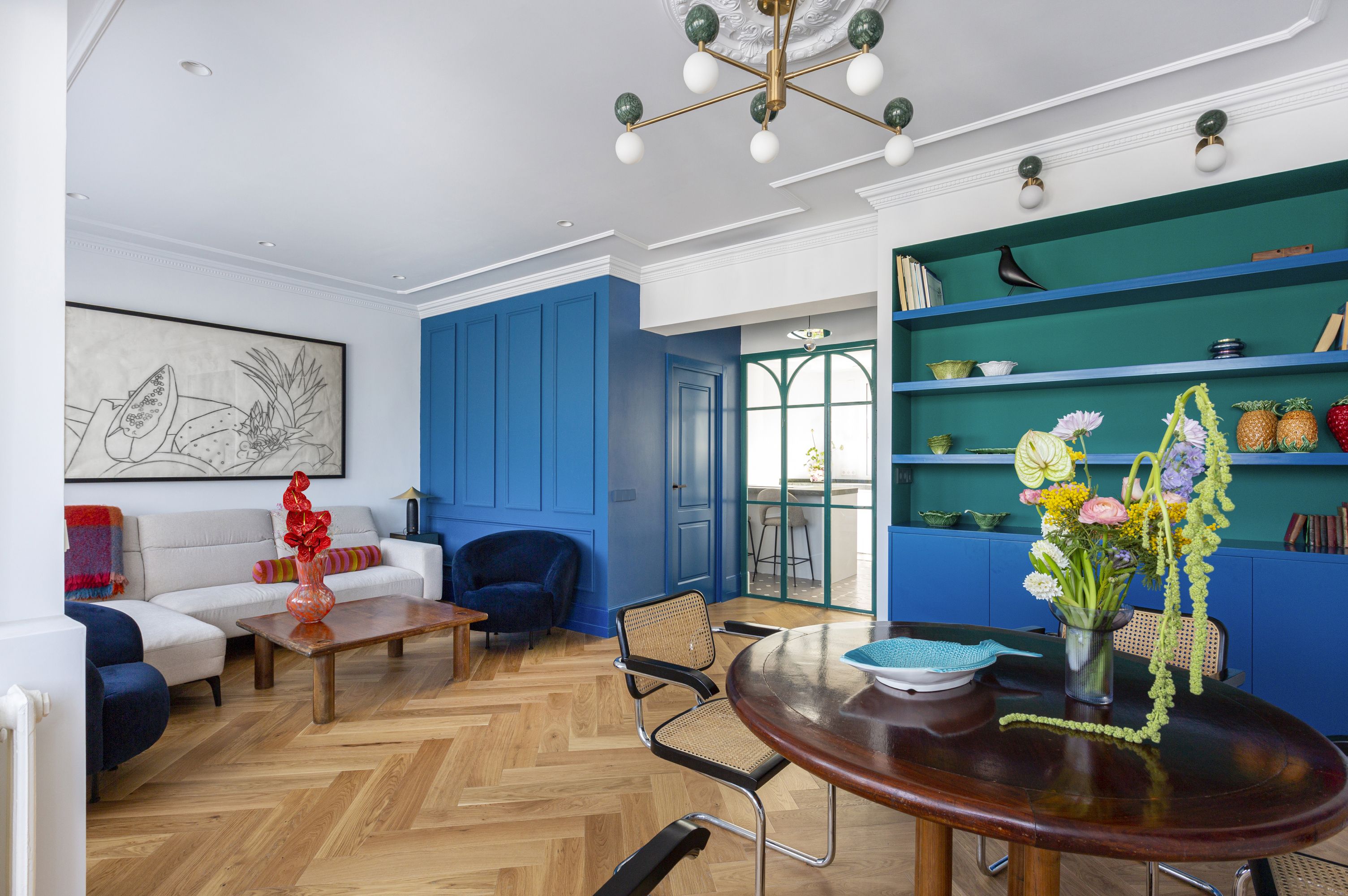 色彩斑斓的马德里公寓 | 绿与蓝的完美融合-2