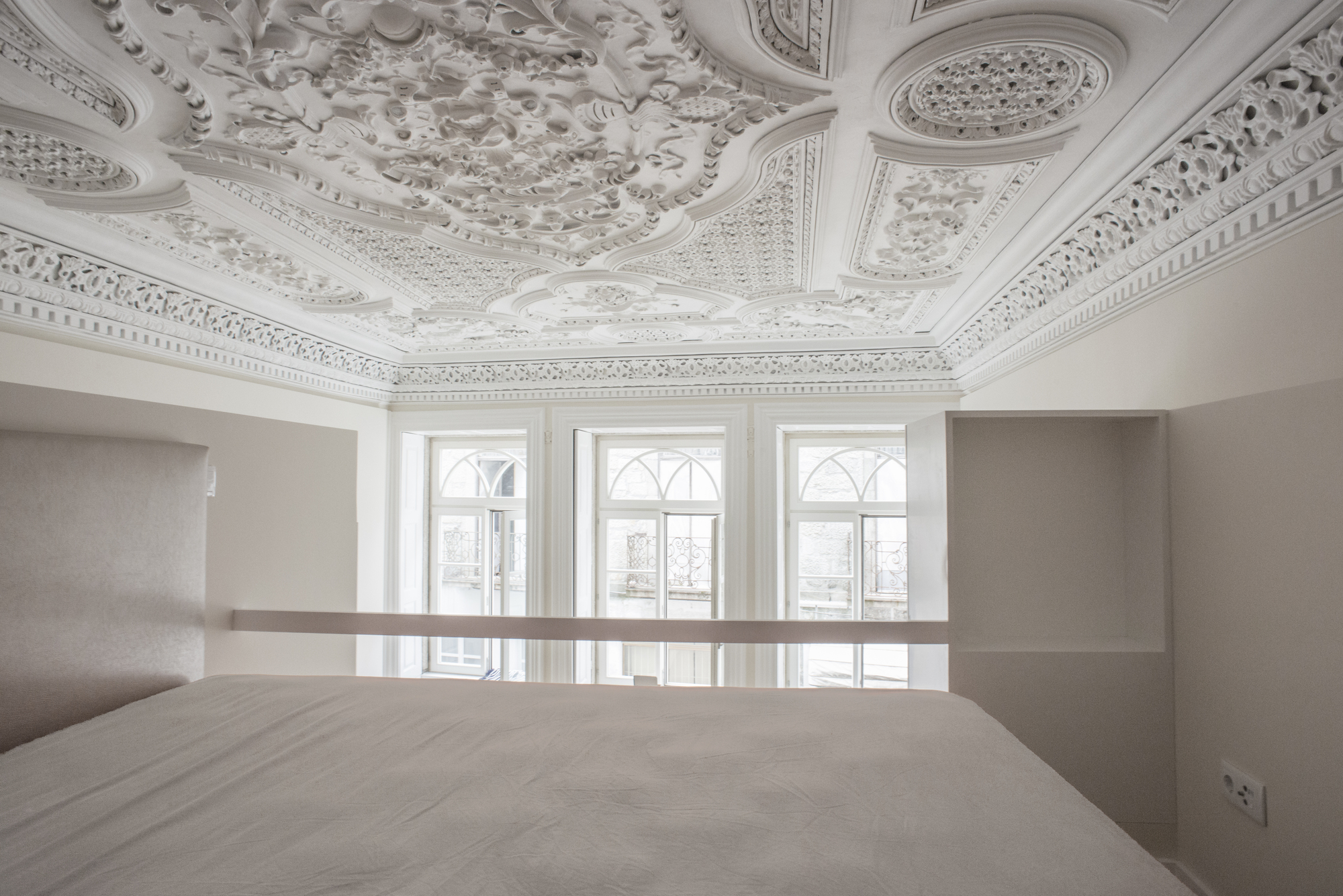 4 Apartments in Porto / Atelier Pupa-16