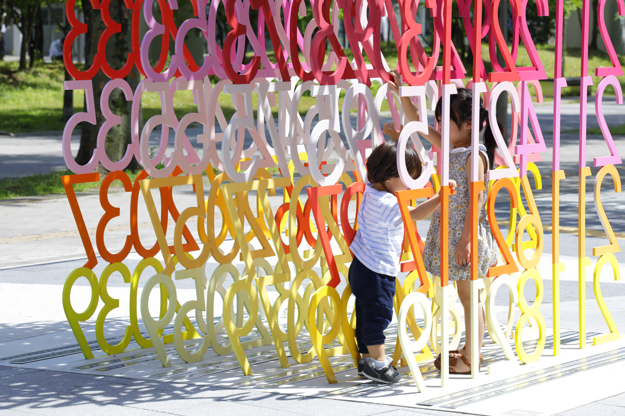 梦幻色彩空间——Emmanuelle Moureaux 的“时间切片”与“未来”雕塑-96