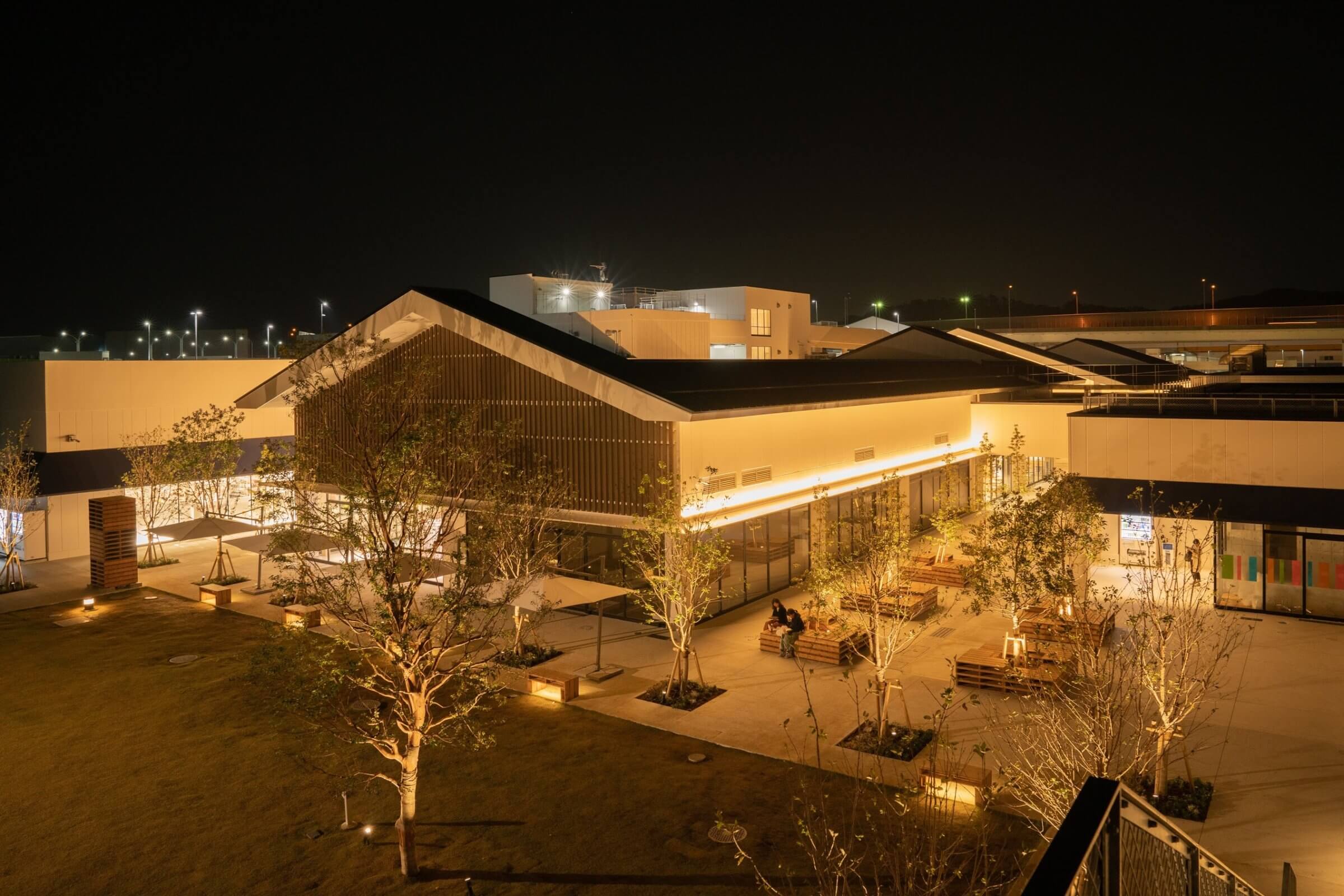 
      BRANCH Yokohama Nanbu Market ｜ STGK Inc. | Landscape Design - Creating a living human-scape
    -22