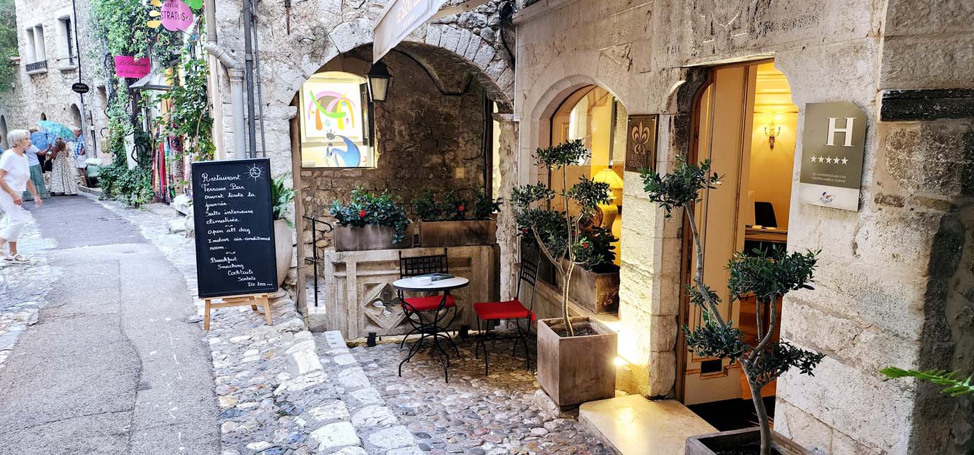 法国埃兹古村建筑群-28