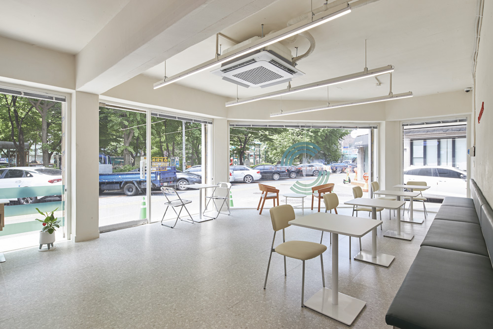 绿色室内设计，15 分满分的宁静咖啡厅-10