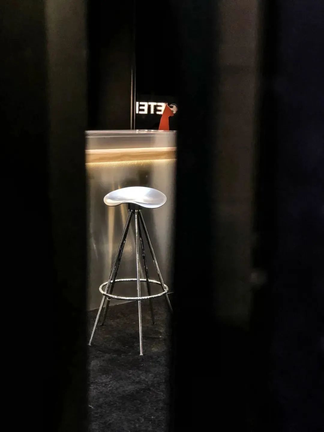 ETERNAL 展厅 · 光影交错的潮酷设计丨中国广州丨此外设计-28