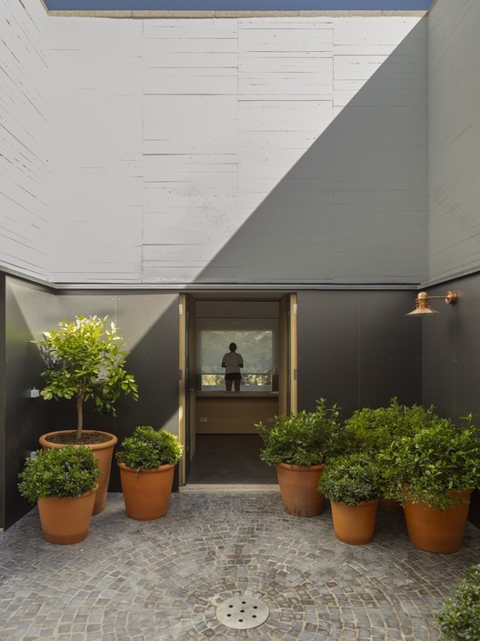 西班牙 Cáceres 石英岩与花岗岩打造的温暖家居-36