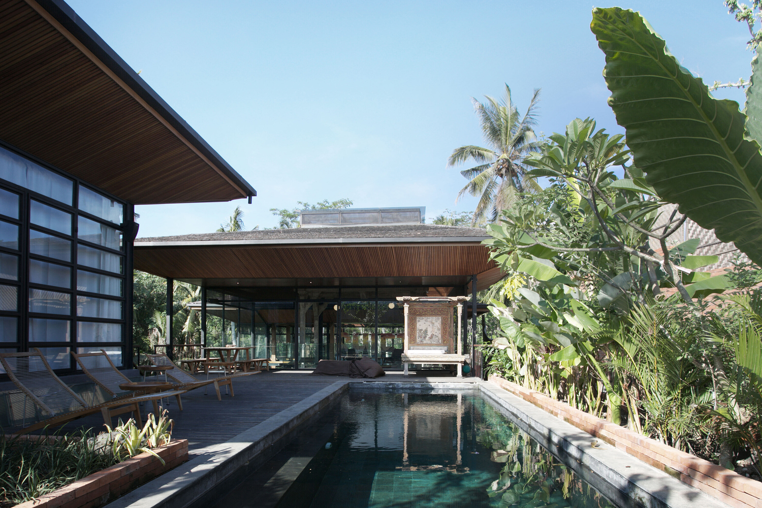 印尼 Ubud 丛林中的现代传统交融之家-43