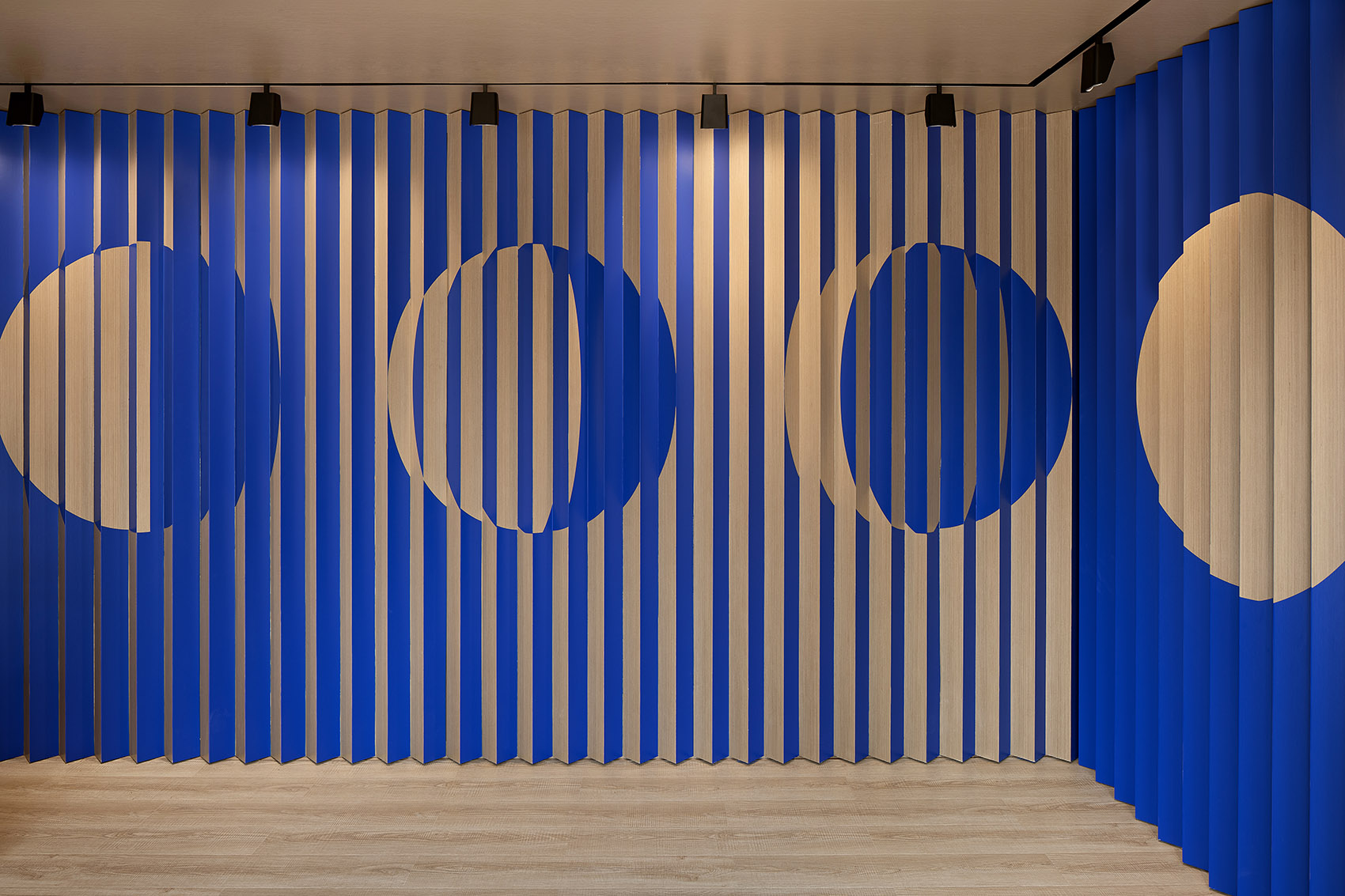 日夜流转中的都市文化灯塔 · 唐宁书店四海城店丨中国广州丨立品设计-15