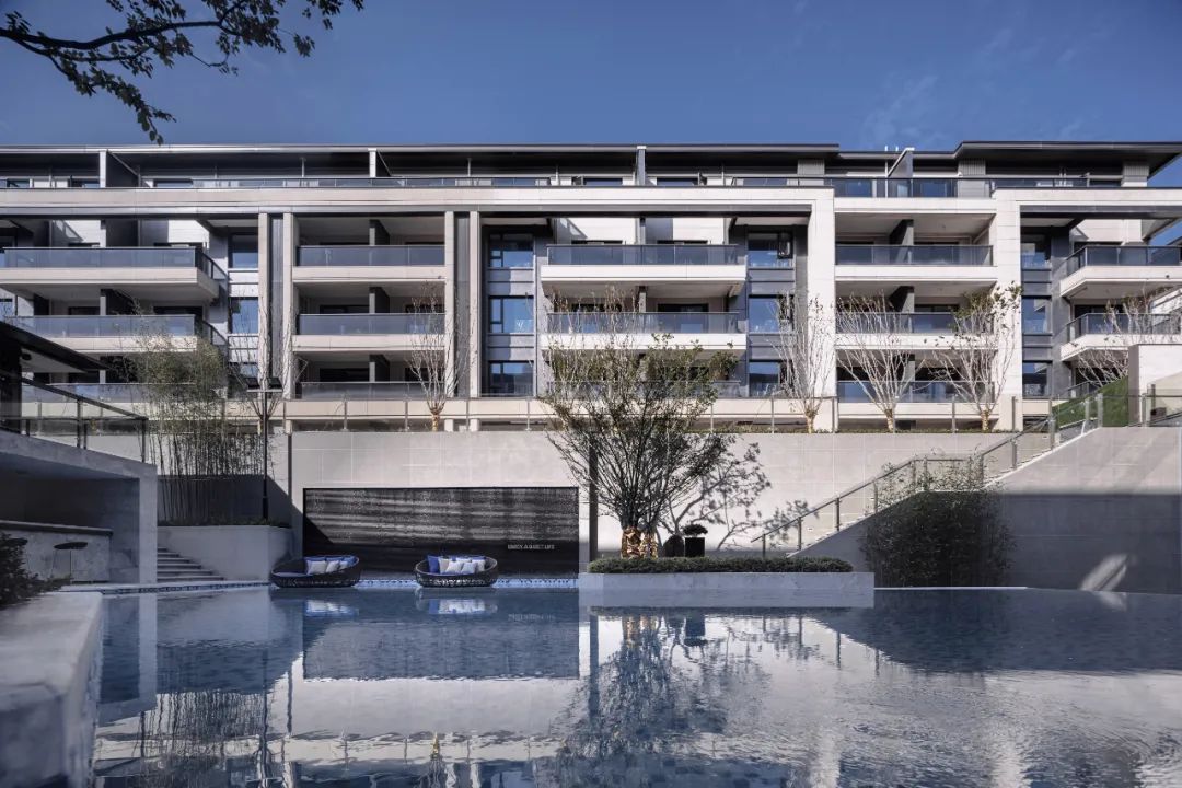 藏珑大境 | 悬浮泳池与自然共生的空中花园-43