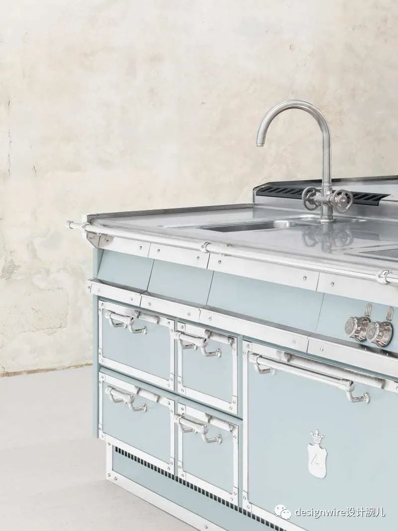 意式风情与现代技术交融的 Officine Gullo 厨房-27