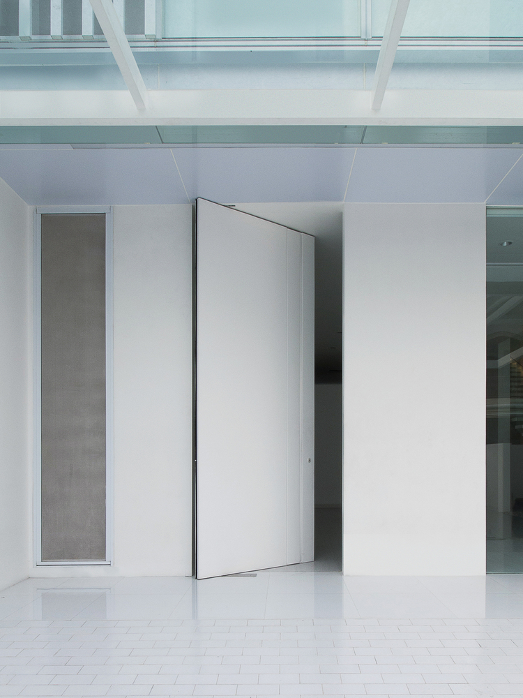 INSADA 设计小组打造的西雅加达 House 13-38