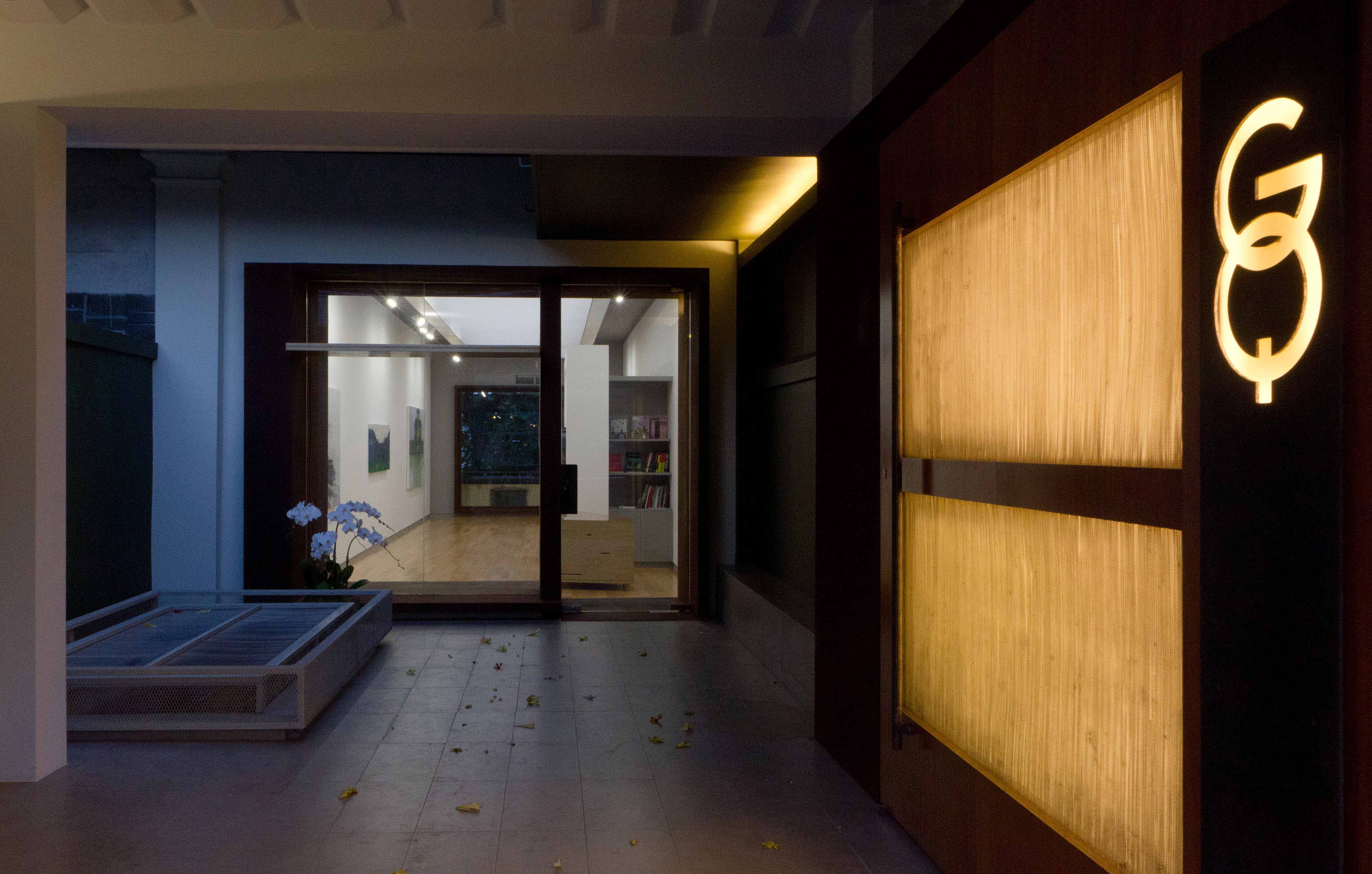 嵌入历史的临时艺术空间-14