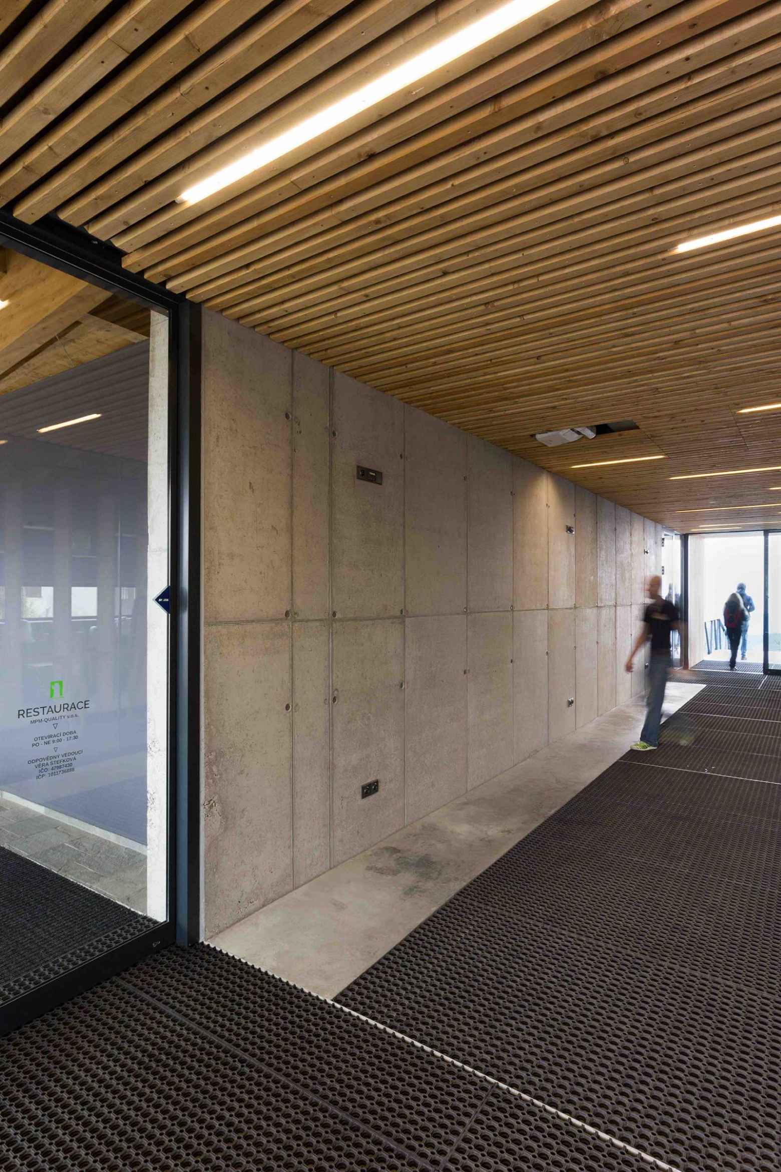 Výstupní stanice lanové dráhy na Pustevnách – Mrva.net-21