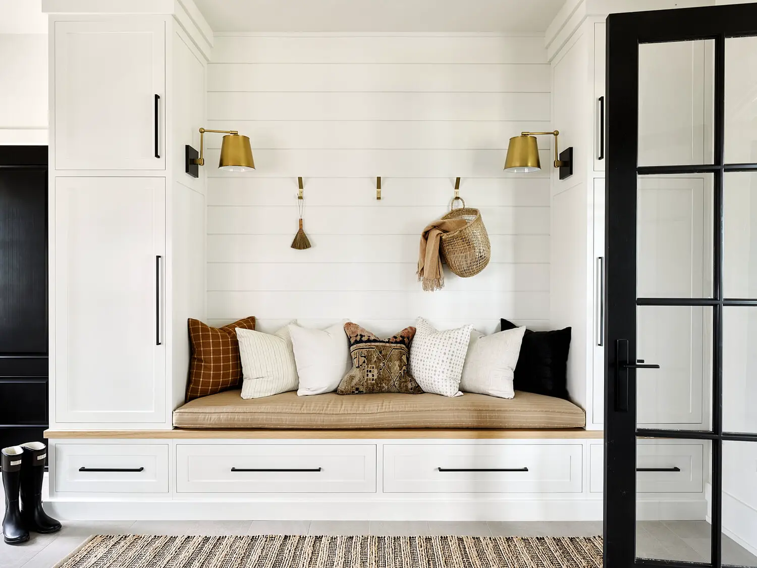 19 世纪安大略省老学校改造的现代温馨家居-8