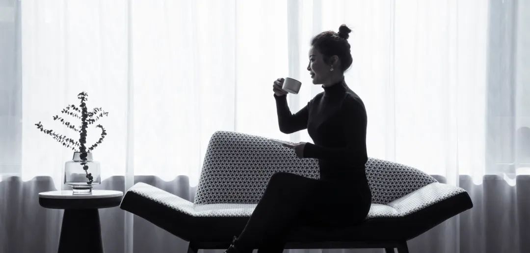 万霖花园轻奢新中式，金色黄铜与白色木元素打造包容空间-102