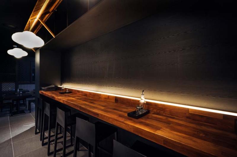 首尔现代简约马兰拉面馆设计-5