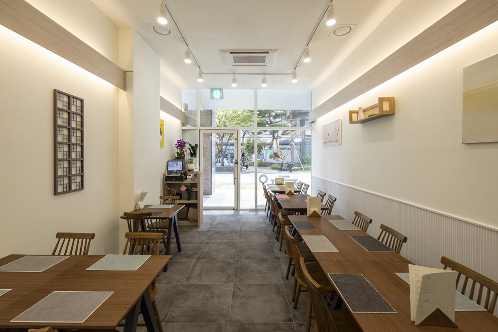 白色与木质，极简主义餐厅设计-7