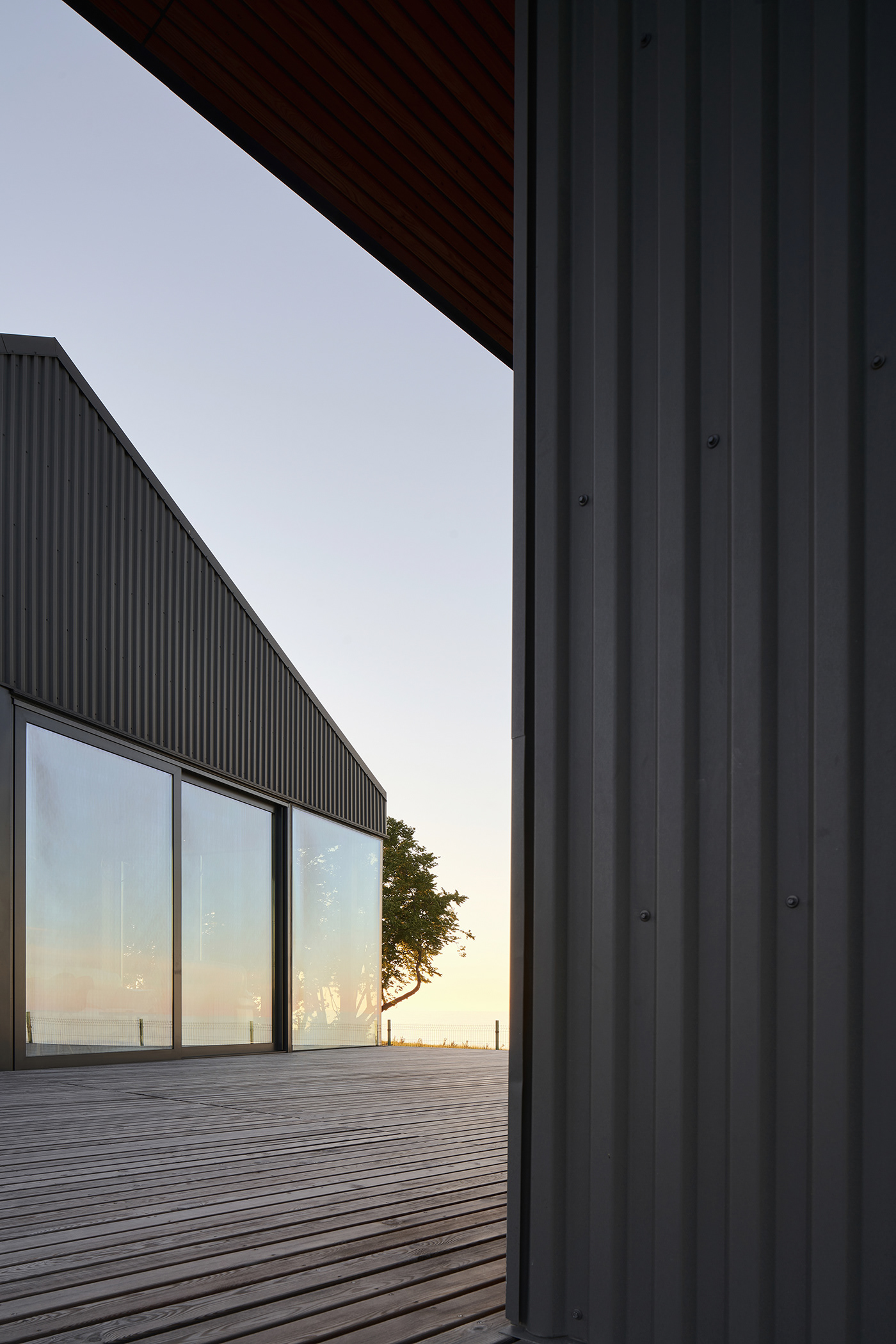 红色房子·斯堪的纳维亚设计丨Norddomos-18