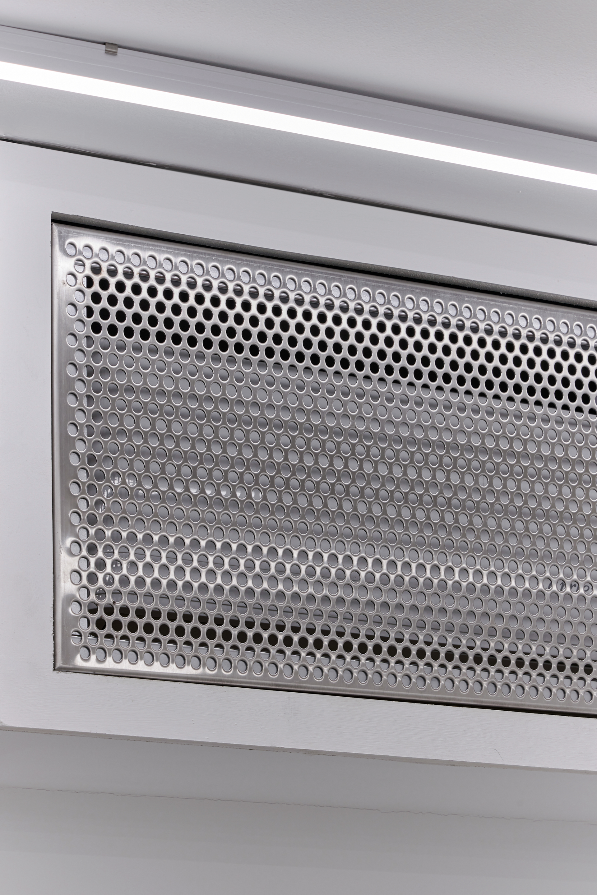 莱克 2

注：Lekker可能是一个特定的人名、品牌名等，2可能是编号等若有更具体的语境，翻译可能更精准 丨Docent Design-24