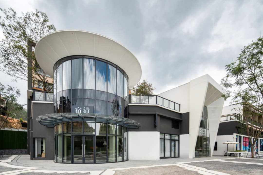 龙湖·宿清假日酒店，隐于自然的轻灵简雅。-0