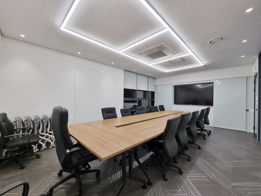 汉艺时论 | 白色调打造 47 平米极简办公空间-12