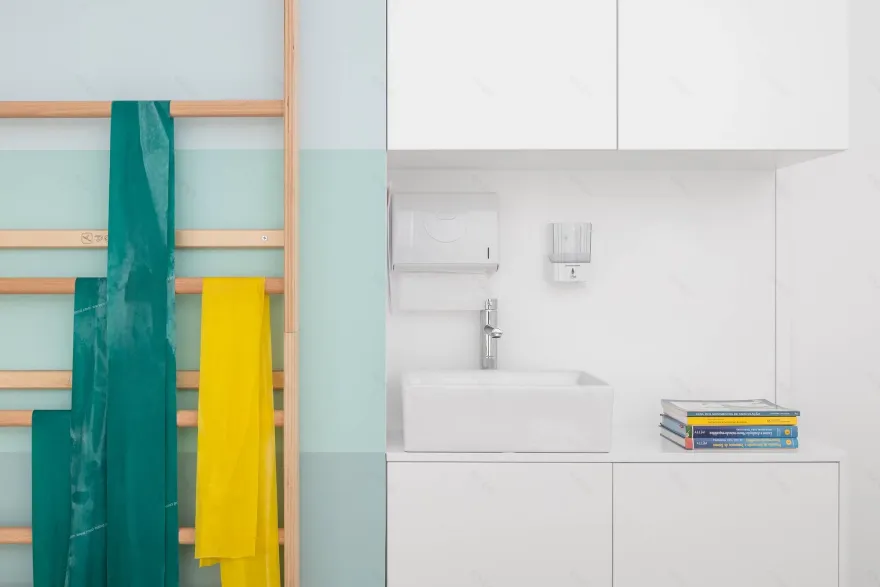 葡萄牙阳光医疗办公室设计丨Arquitetos Rómulo Neto-22