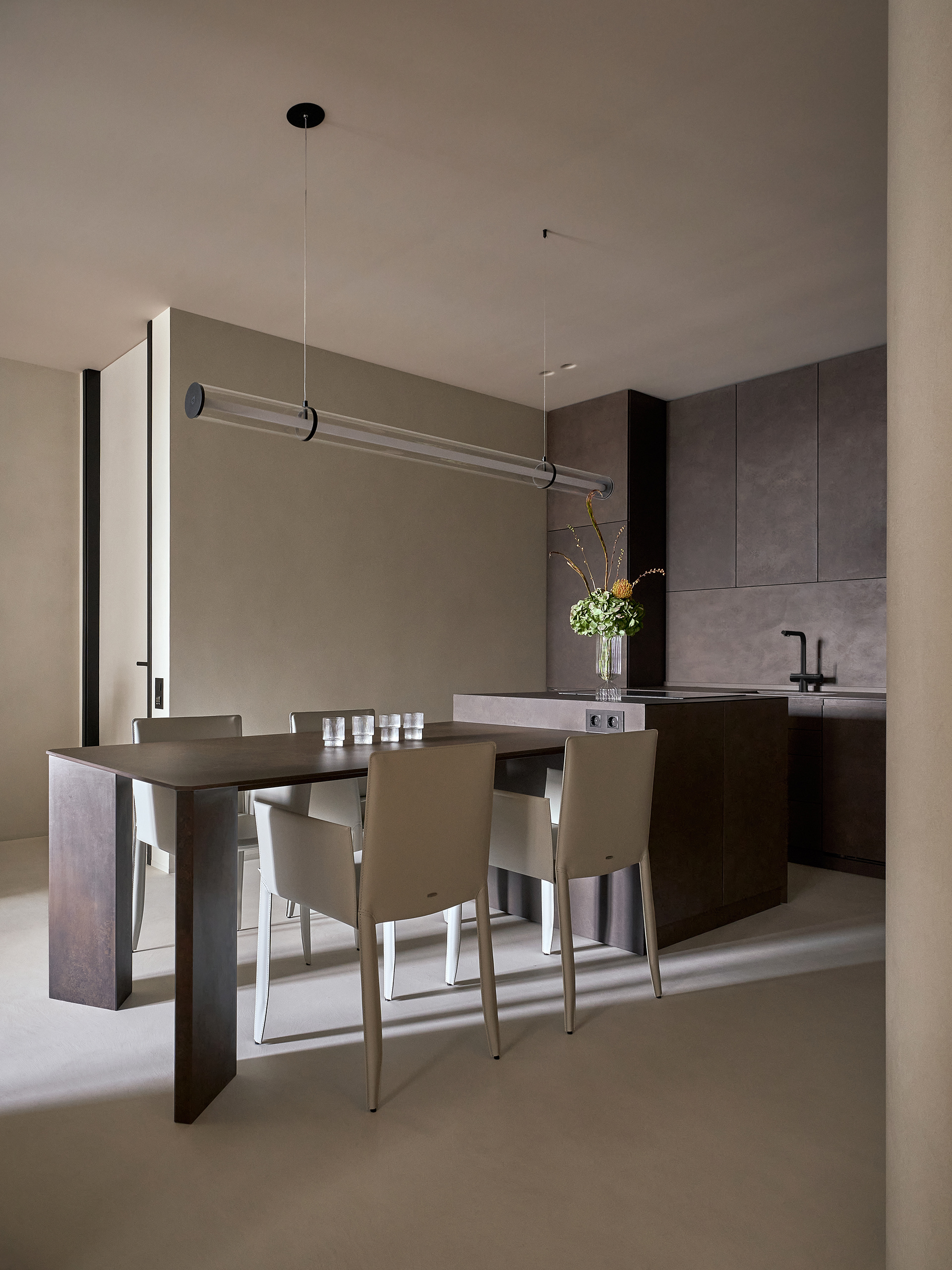 阿克罗波利斯1 2

注：Akropol常见音译为阿克罗波利斯，但由于不清楚这里 Akropol 1 2 的具体语境，仅按常见音译处理 丨乌克兰敖德萨-46