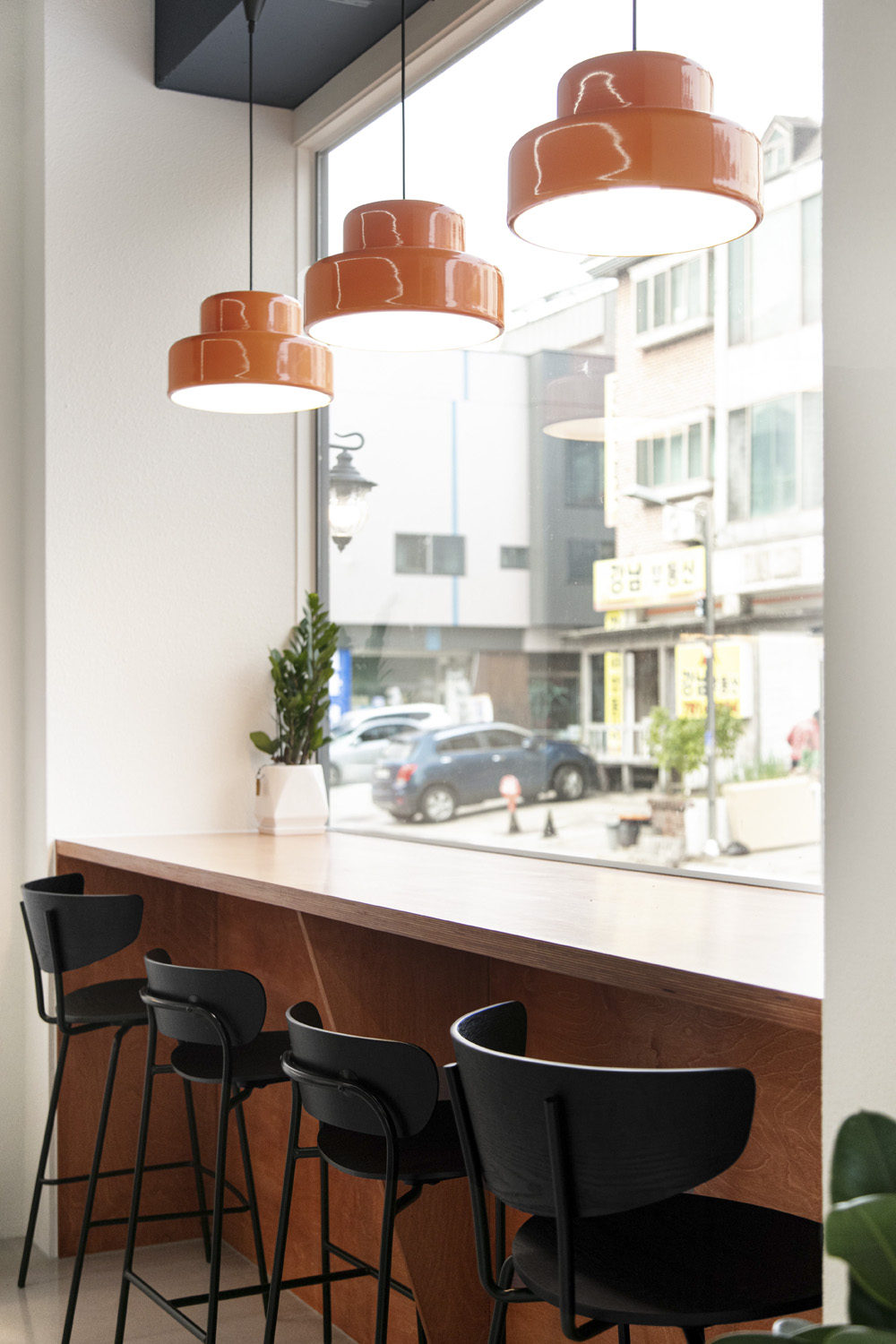 首尔 50 平小空间打造出的工业风咖啡厅-24