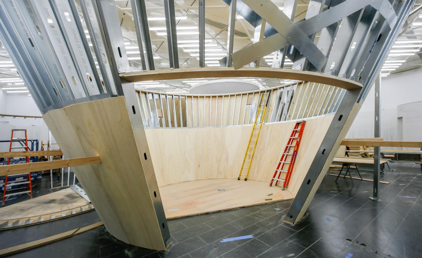 川久保玲的"衣服/不穿衣服"展览 | 打破边界，探索时尚新定义-24