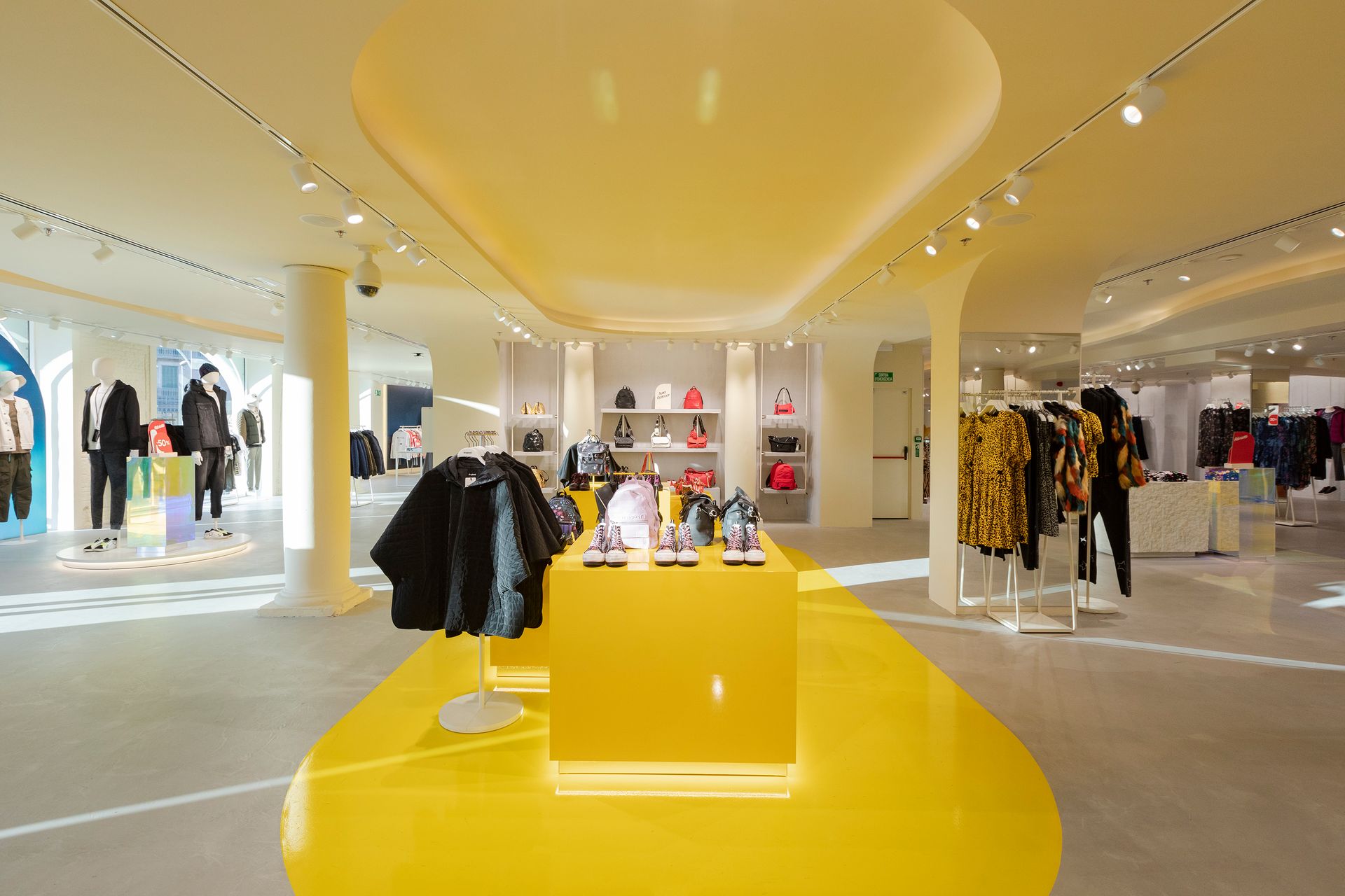 巴塞罗那 Desigual 旗舰店丨西班牙巴塞罗那丨DESIGUAL-11